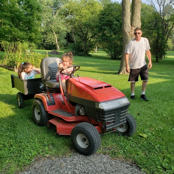 Meet Your crazy Posher, Mary! - Picture 3 of 6